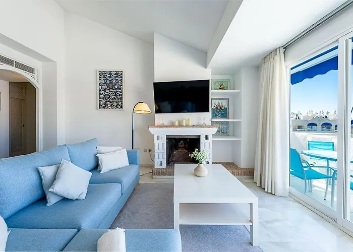Puerto De Benalmadena Apartamento Vacacional Con Vistas Al Mar Y Yates Tres Habitaciones 2 Banos